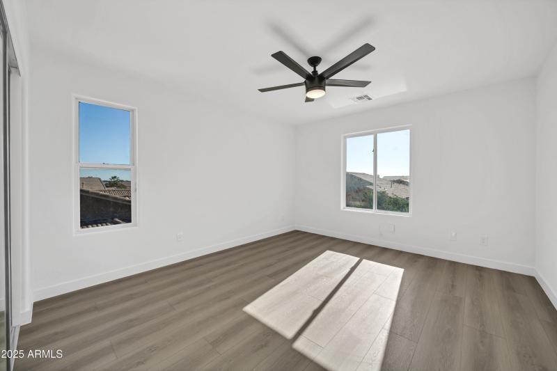 18527 W Caribbean Ln-45