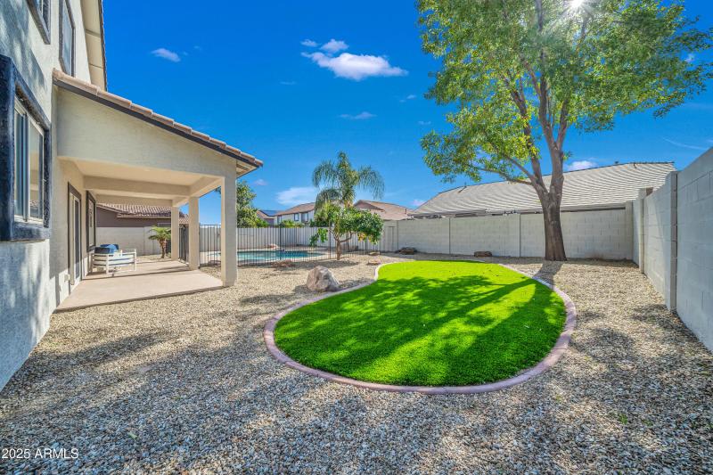 18527 W Caribbean Ln-58