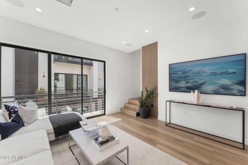 Living Roommls-DSC02848