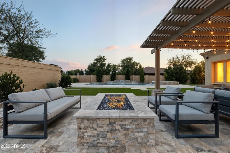 68_023_a4m_opnshw_twilight_c00ed205-5f59