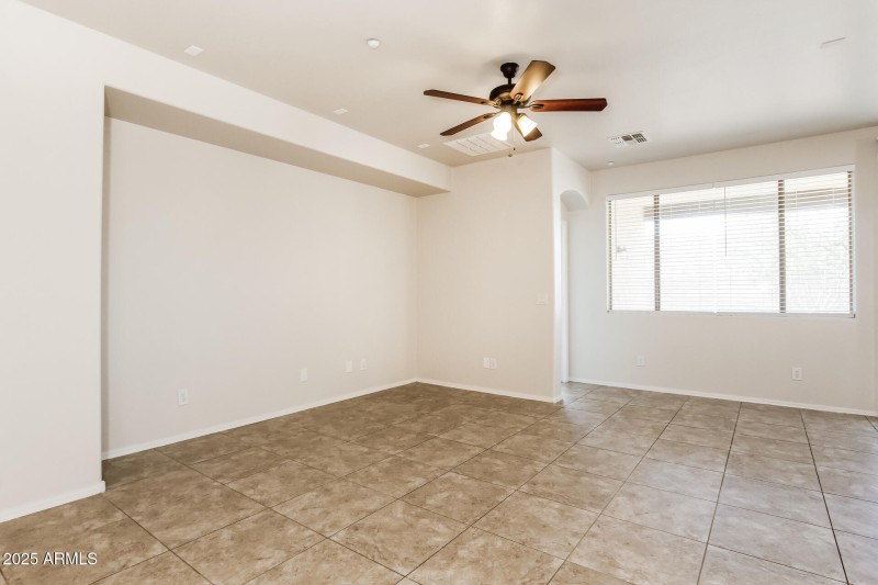 004-photo-living-room-14990649