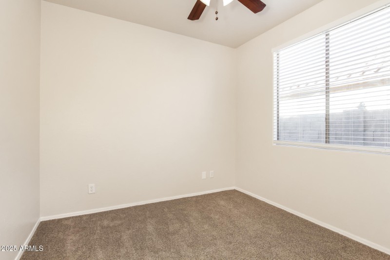 014-photo-bedroom-14990633