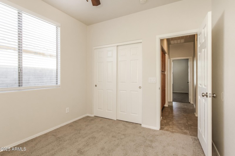 015-photo-bedroom-14990634