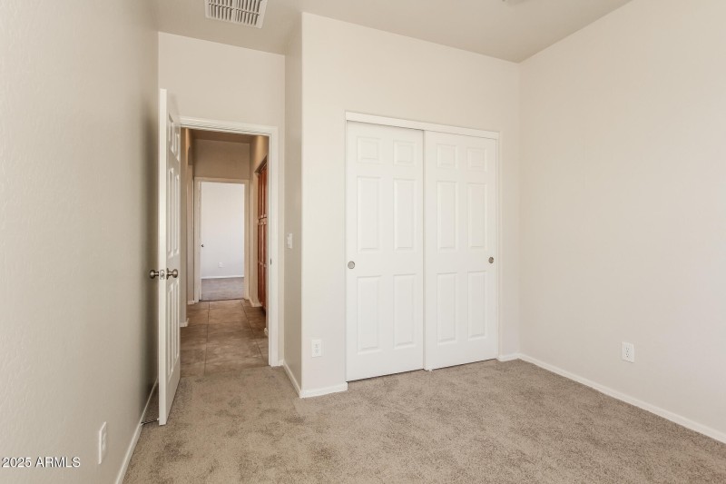 018-photo-bedroom-14990637