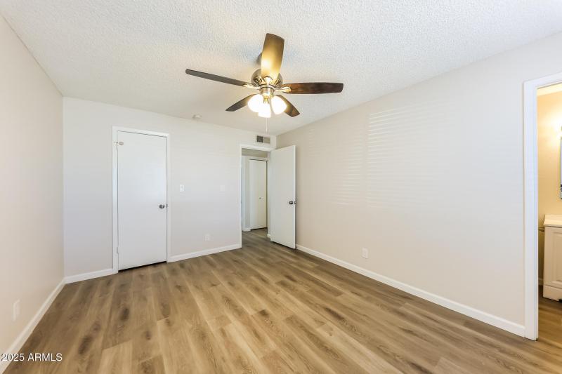 017-photo-main-bedroom-14991168