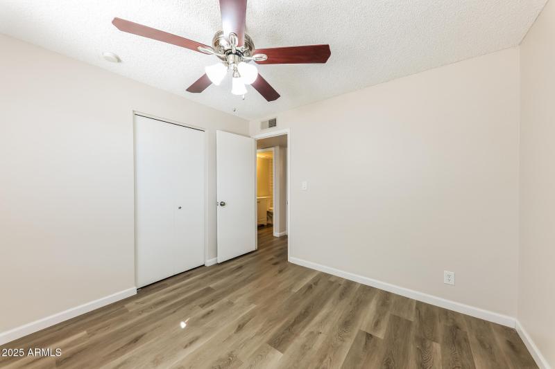 022-photo-bedroom-14991172