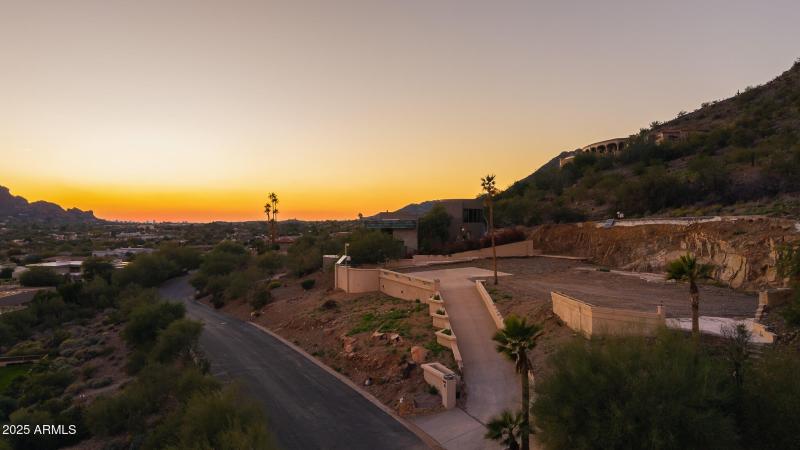 6418 E Joshua Tree Ln