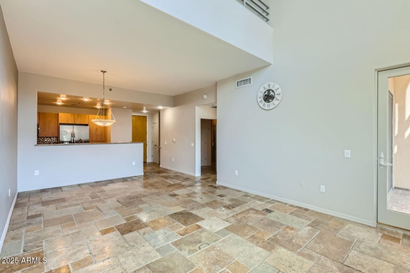 17 W Vernon Ave Unit 615 - Web Quality -