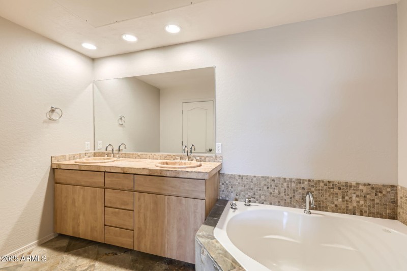 17 W Vernon Ave Unit 615 - Web Quality -