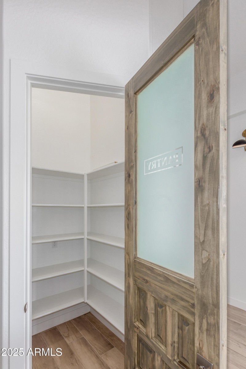 Walk-in Pantry