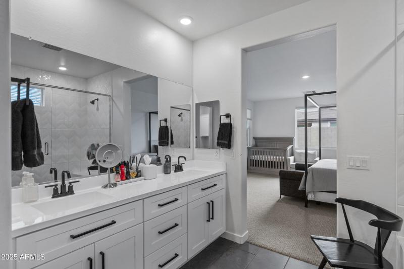 1170 E Meadowridge Dr-23