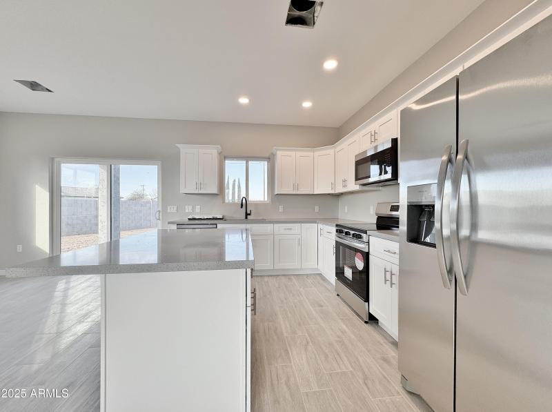 Kitchen Island/breakfast bar