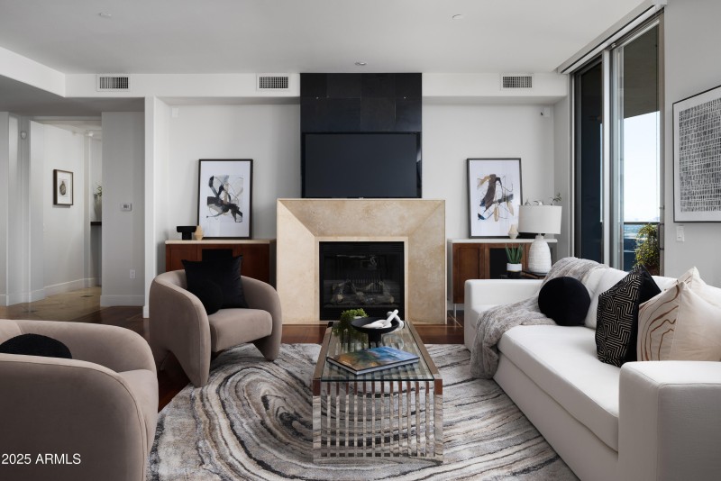 Great Room with Fireplace