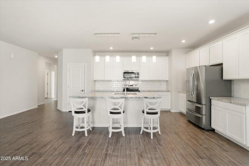 Kitchen and Breakfast Island