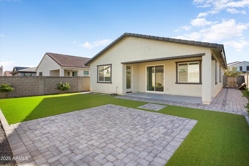 Pretty Backyard NW to SE