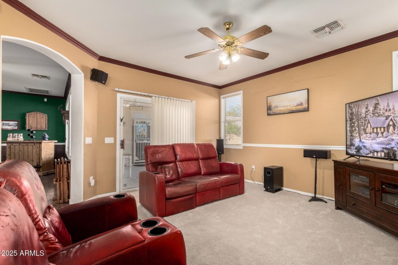 living-room-9628-Lindner-2