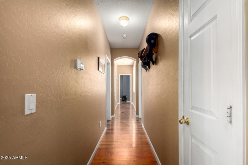 long-hallway-9628-lindner