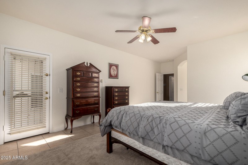 master-bedroom-9628-Lindner-private-exit