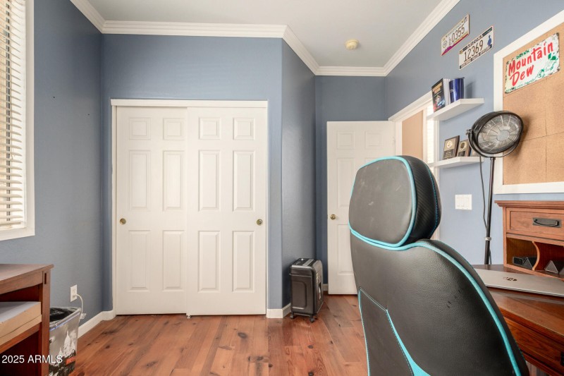 secondary-bedroom-office-9628-Lindner-cl