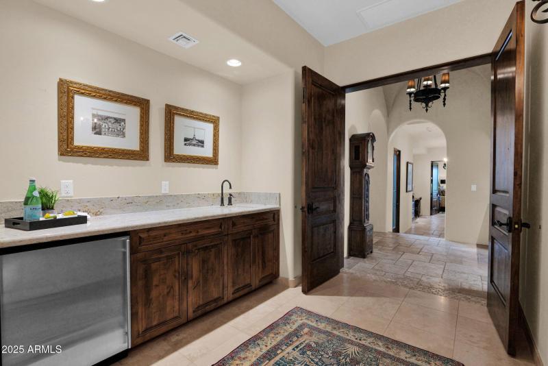 Elegant Primary Entryway