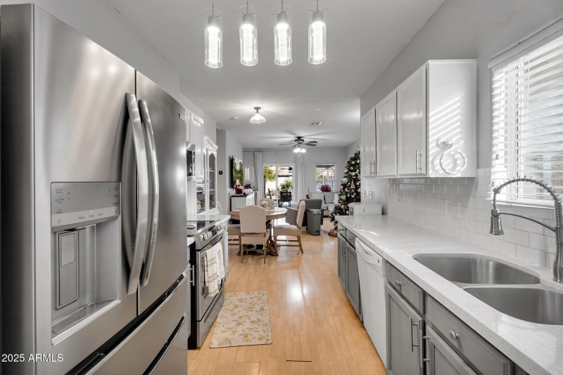 8-web-or-mls-13122 W Calavar Rd-10