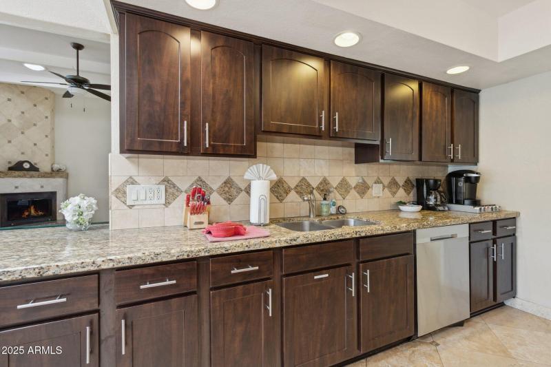 14-web-or-mls-9748-e-becker-ln