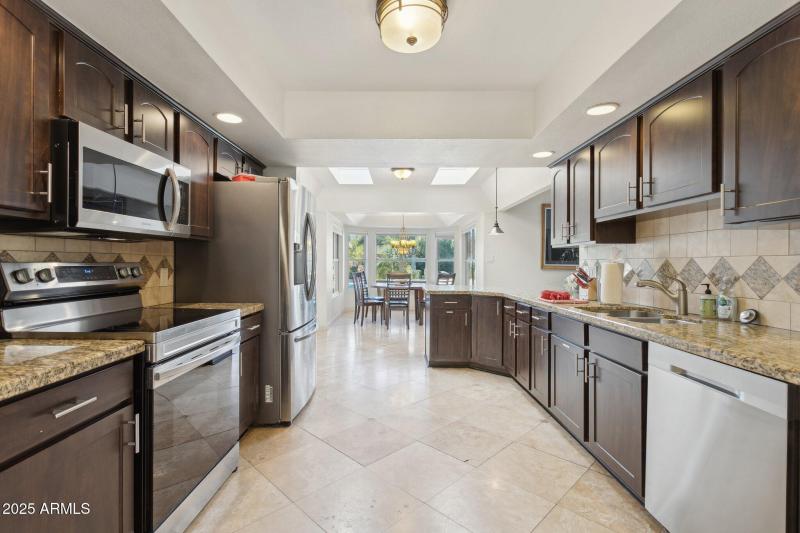 15-web-or-mls-9748-e-becker-ln