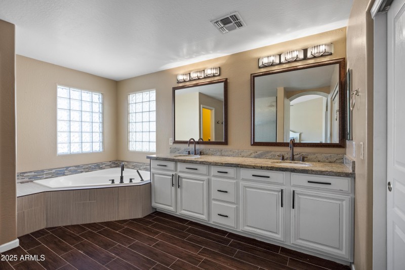 5946 S Shelby Way-43