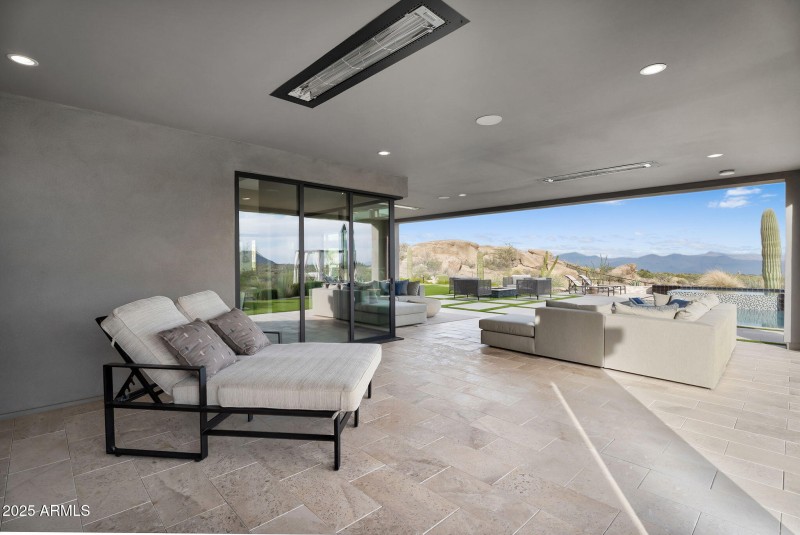 Relax with amazing views!