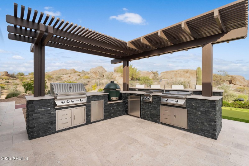 Incredible outdoor kitchen!