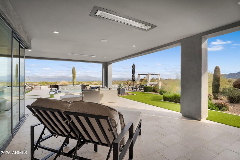 Relax with amazing views!