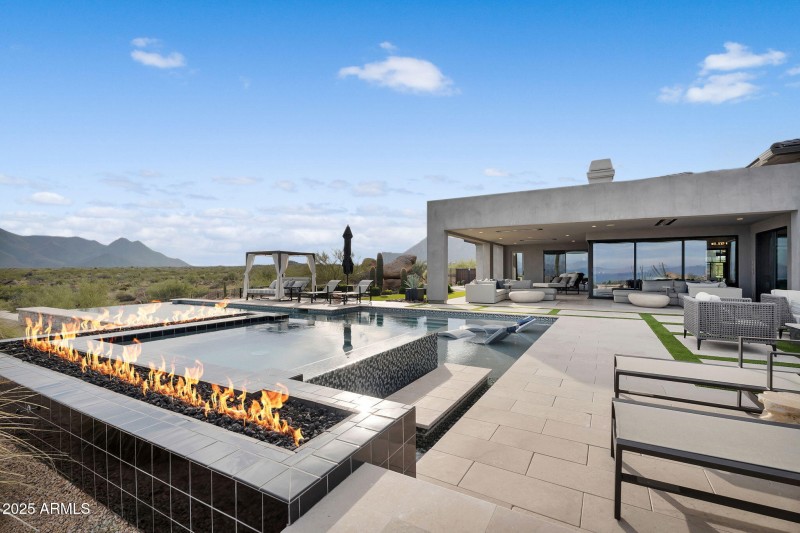 Resort-like backyard!