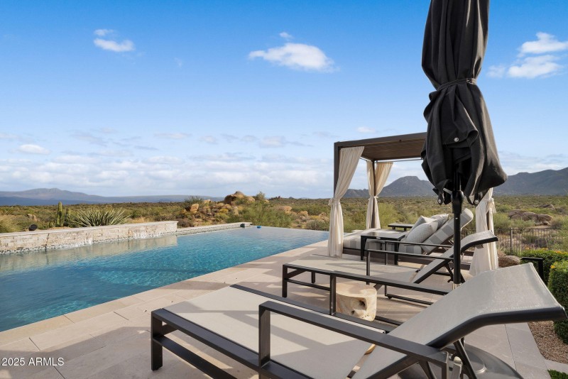 Your slice of paradise!