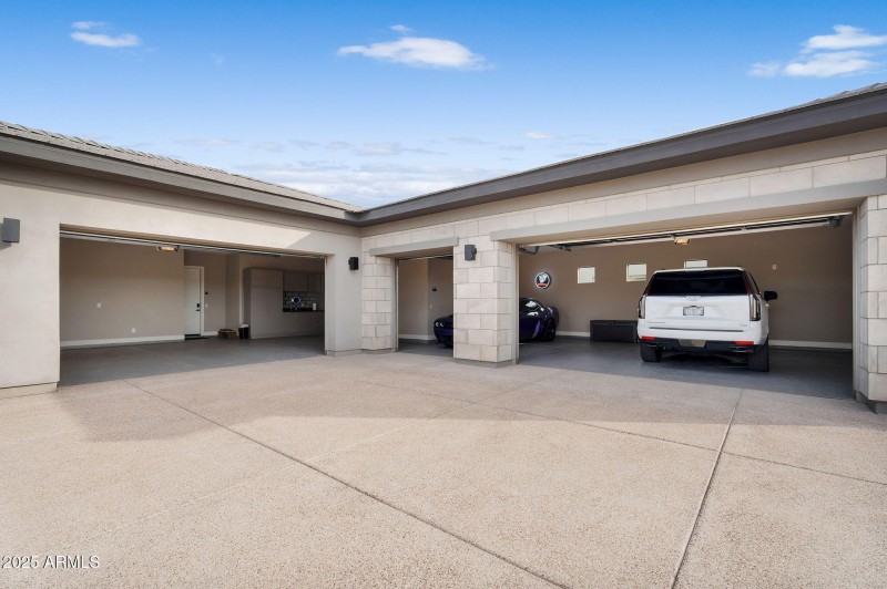 5+ car garage