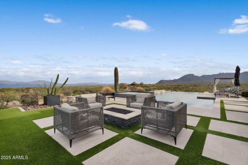 Resort-like backyard!