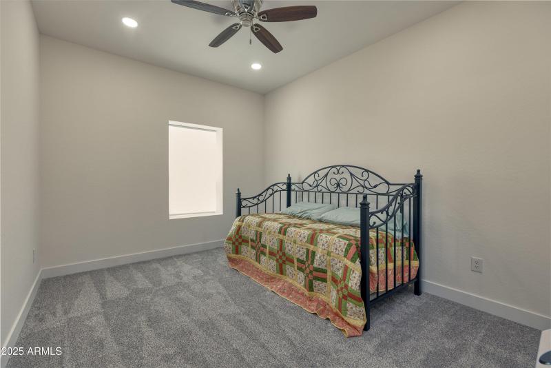 032_photo_32_799_cobble_lane_taylor_lind