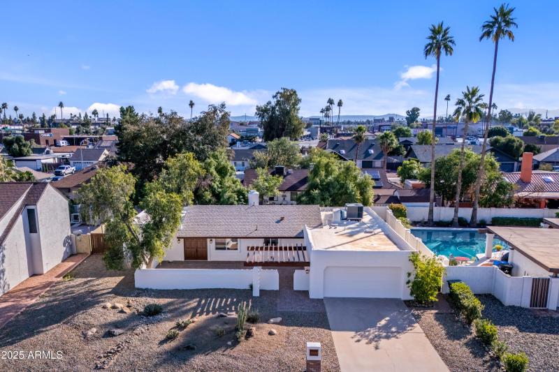 37_3023 w sahuaro dr-37