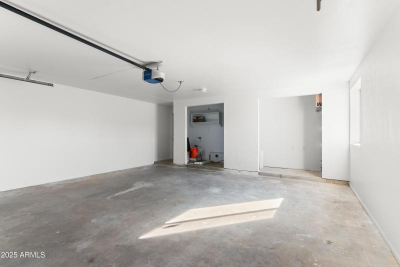 30_3023 w sahuaro dr-30