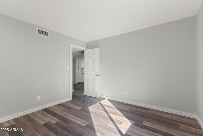 25_3023 w sahuaro dr-25