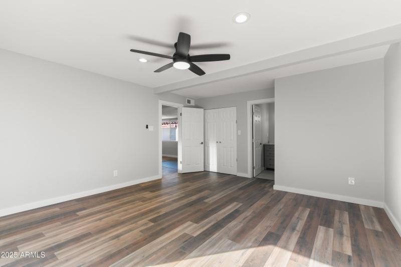 19_3023 w sahuaro dr-19