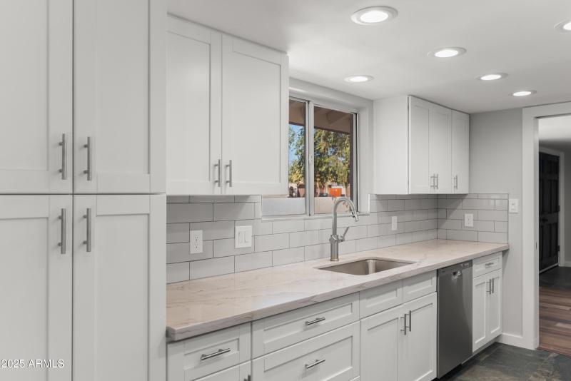 14_3023 w sahuaro dr-14