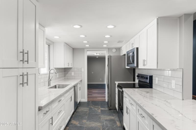 12_3023 w sahuaro dr-12