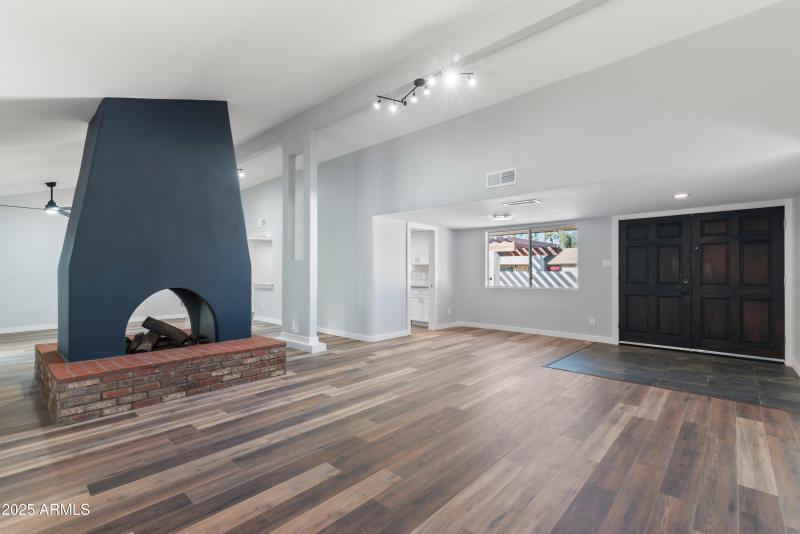 9_3023 w sahuaro dr-9