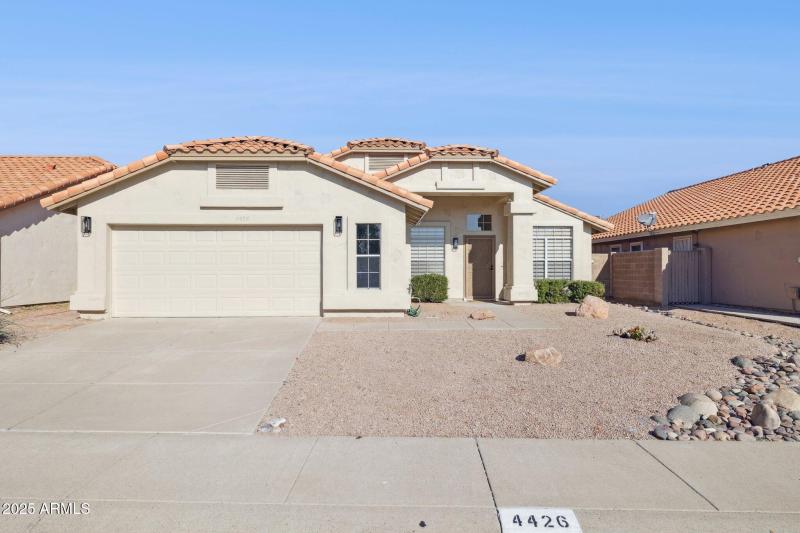 1-web-or-mls-4426-e-thistle-landing-dr