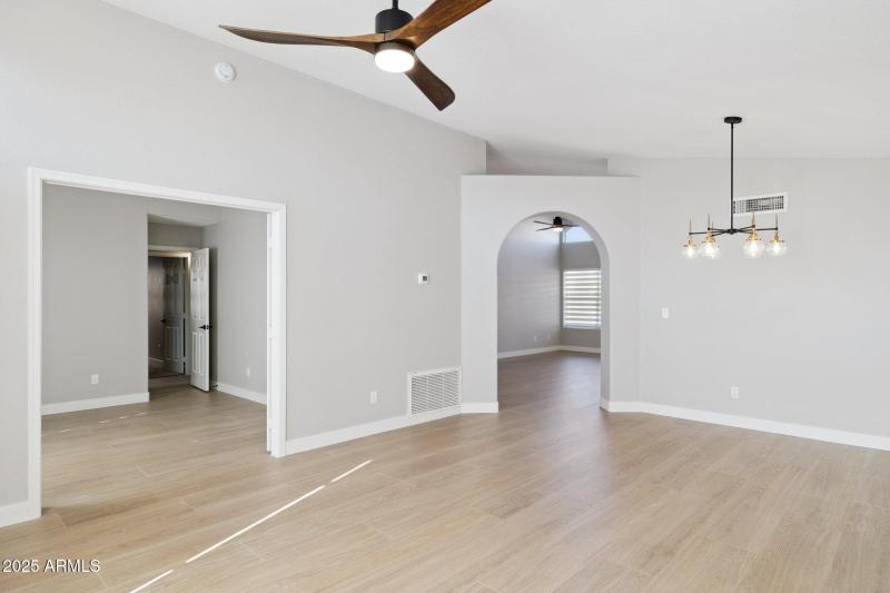 5-web-or-mls-4426-e-thistle-landing-dr