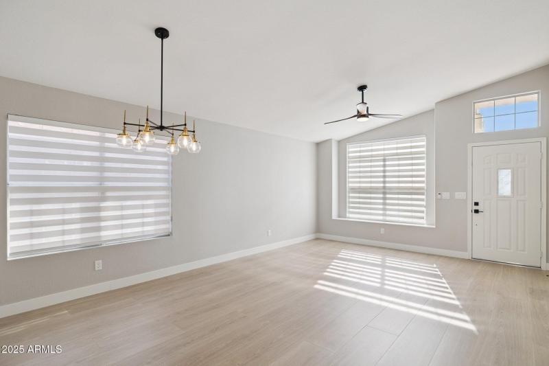 6-web-or-mls-4426-e-thistle-landing-dr