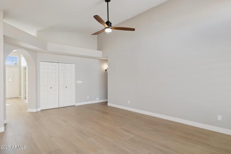 9-web-or-mls-4426-e-thistle-landing-dr