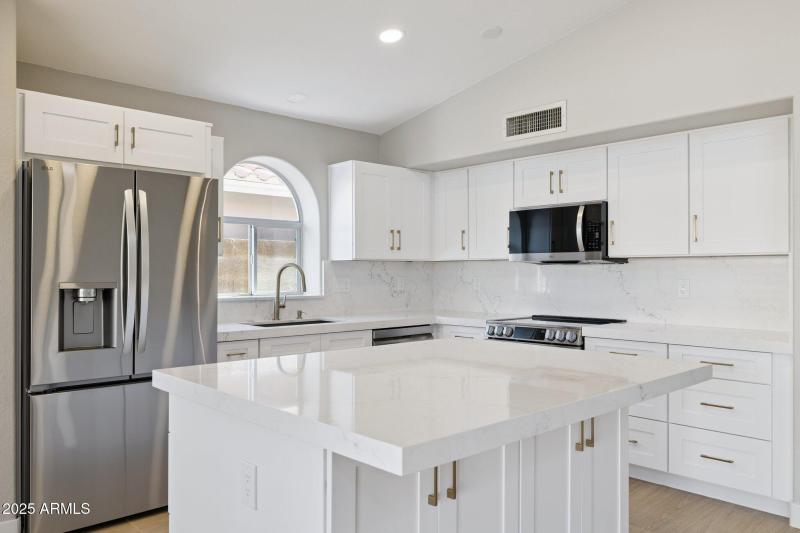 11-web-or-mls-4426-e-thistle-landing-dr