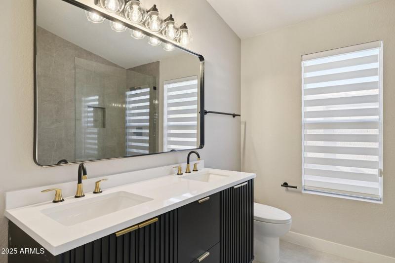 17-web-or-mls-4426-e-thistle-landing-dr