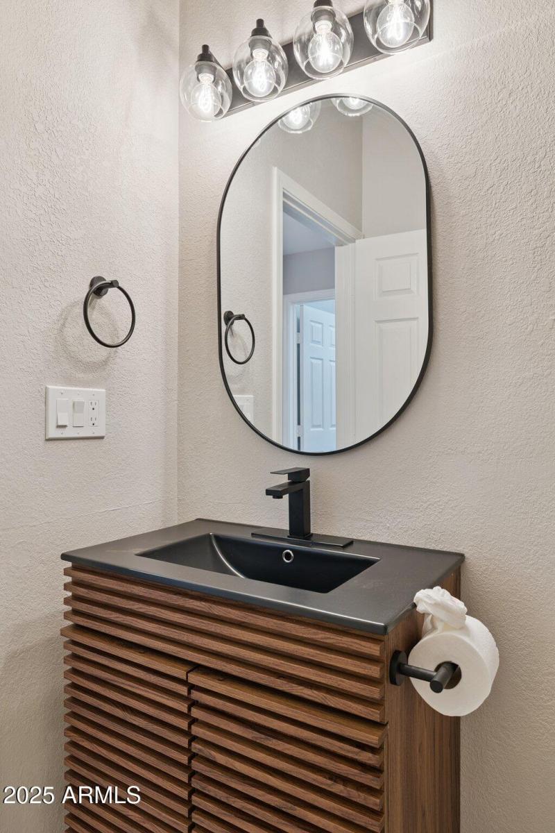 24-web-or-mls-4426-e-thistle-landing-dr